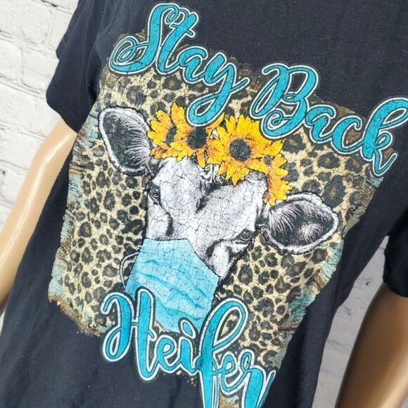 Covid Pandemic Masked Cow Distressed  Graphic Print Tee - Picture 3 of 6